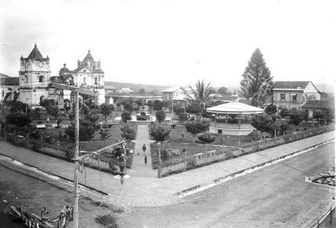 Hotel Valladolid Heredia Exterior photo